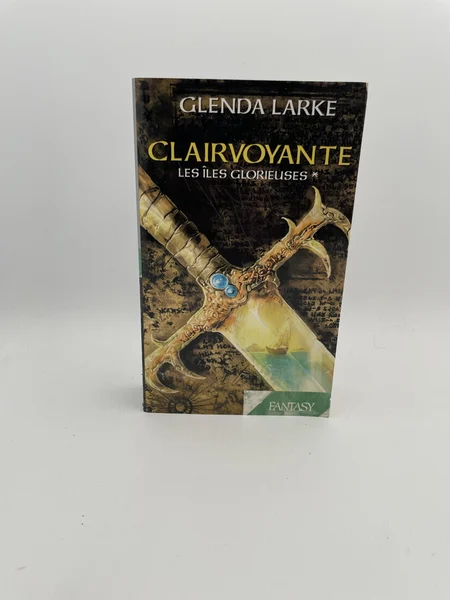Les îles glorieuses - Tome 1 - Clairvoyante - Glenda Larke - France Loisirs - Livres - Très bon état