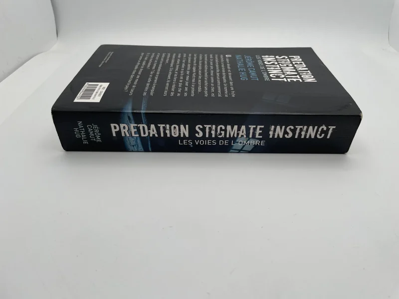 Les Voies de l'ombre - Compilation (tomes 1 à 3 : Prédation, Stigmate, Instinct) - Jérôme Camut / Nathalie Hug - France Loisirs - Livres - Bon état