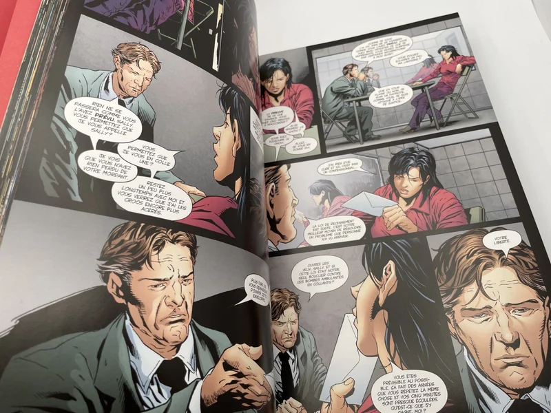 Civil War - Intégrale Journal de guerre - Paul Jenkins / Brian Michael Bendis / Marc Guggenheim - Panini Comics - Comics - Très bon état