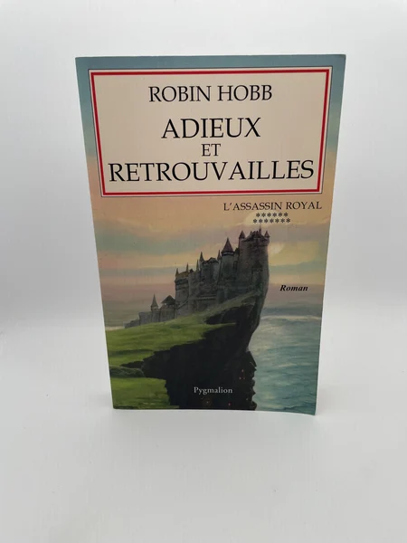 L'Assassin Royal - Tome 13 - Adieux et Retrouvailles - Robin Hobb - Pygmalion - Livres - Très bon état