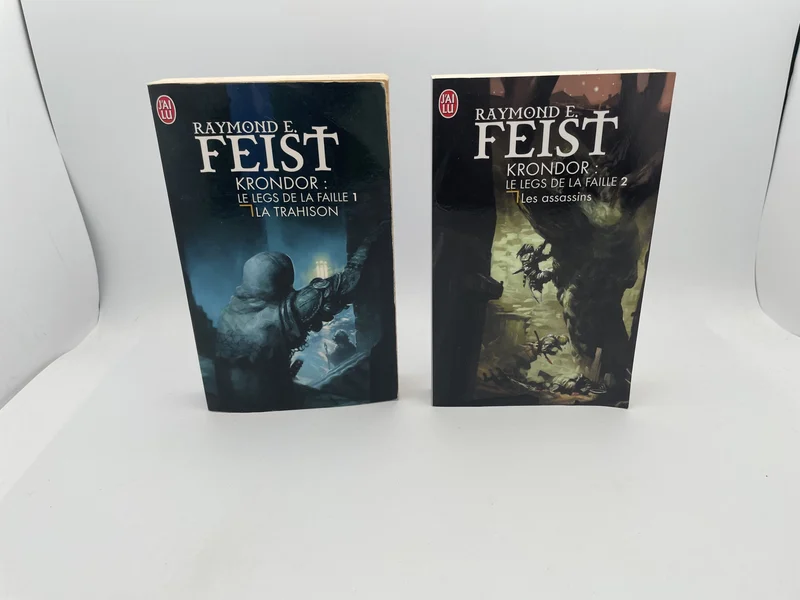 Le Legs de la Faille - Tomes 1 et 2 (La Trahison, Les Assassins) - Raymond E. Feist / Isabelle Pernot - J'ai lu - Livres - Très bon état