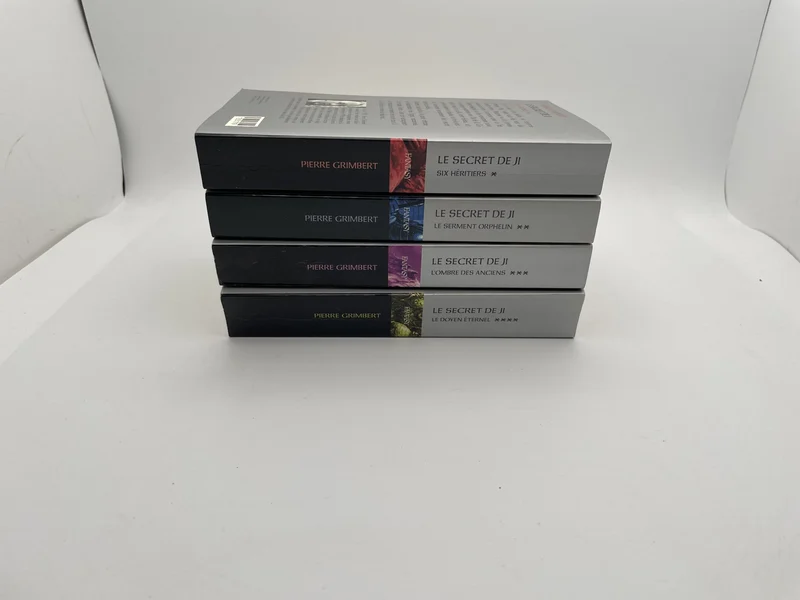 Le Secret de Ji - Tomes 1 à 4 (Six héritiers, Le serment orphelin, L'ombre des anciens, Le doyen éternel) - Pierre Grimbert - France Loisirs - Livres - Très bon état