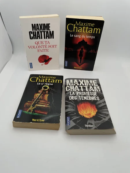 Que ta volonté soit faite / Le Sang du temps / Le Cinquième Règne / La Promesse des ténèbres - Maxime Chattam - Pocket - Livres - Bon état