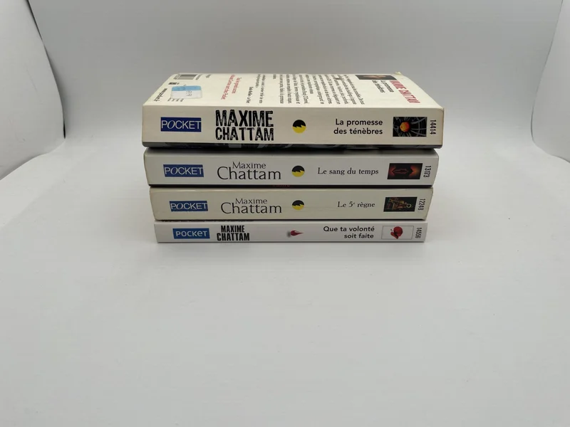 Que ta volonté soit faite / Le Sang du temps / Le Cinquième Règne / La Promesse des ténèbres - Maxime Chattam - Pocket - Livres - Bon état