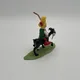 Pirlouit jouant de la guitare à cheval sur biquette - Pixi - Figurines - Très bon état — Photo 5