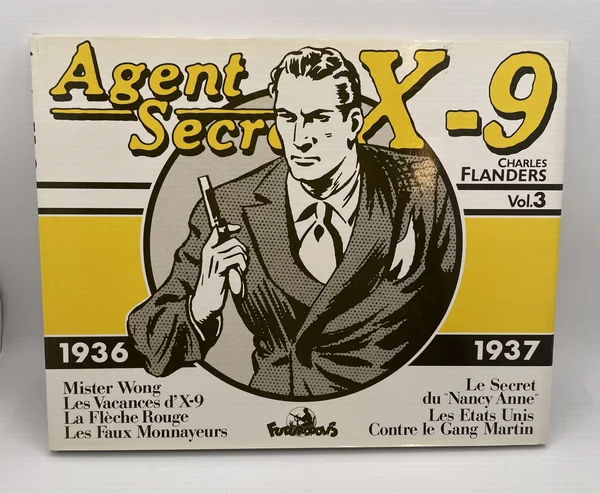 Créé en 1934 par Dashiell Hammett et Alex Raymond, Agent Secret X-9 transpose l'univers du roman noir dans le comic strip, avec ses agents sans nom, ses affaires de gangs et son atmosphère d'enquête policière. Dès 1936, c'est Charles Flanders qui reprend